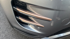 Land Rover Range Rover Evoque 2.0 D200 R-Dynamic SE 5dr Auto Diesel Hatchback